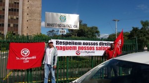 Protesto na Receita Federal