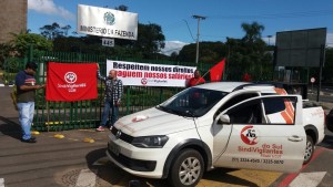 Protesto na Receita Federal1