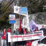 Dirigentes do sindicato levaram faixas e carro de som para a frente as empresas