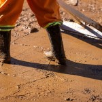 Contaminação pode ocorrer no contato com a água e a lama