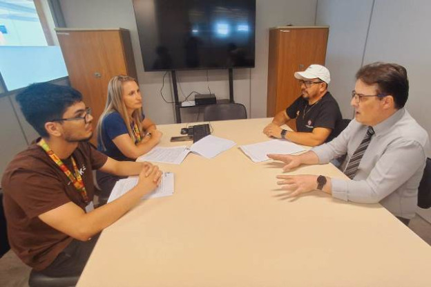 Presidente e assessor jurídico tiveram reunião na Seduc