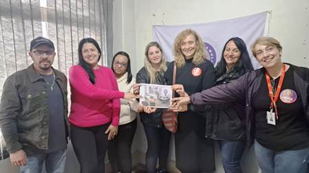 Presidente e diretoras apresentaram o projeto da Sala Lilás à deputada
